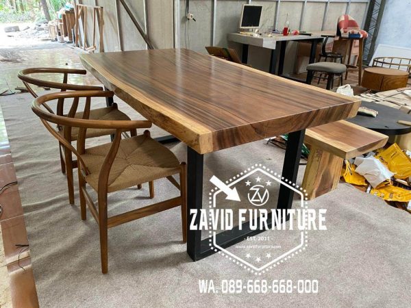 jual-meja-trembesi-solid-utuh-tebal