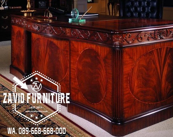 Meja Direkture Kantor Kayu Jati Desain Klasik Mewah