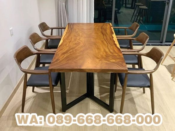 Meja Makan Trembesi 6 Kursi Rangka Kaki Besi