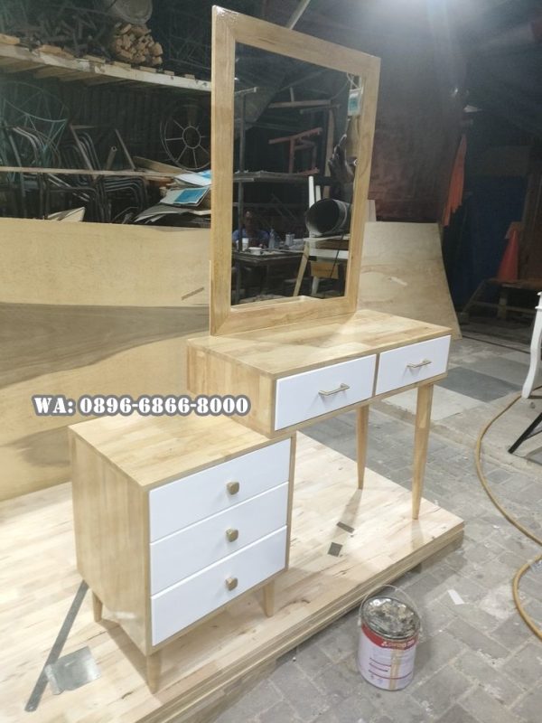 Meja Rias Minimalis kayu Jati Belanda