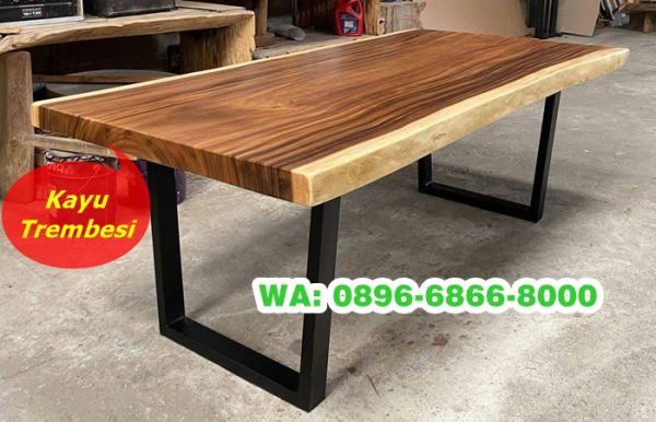Meja Trembesi Kaki Besi Utuh
