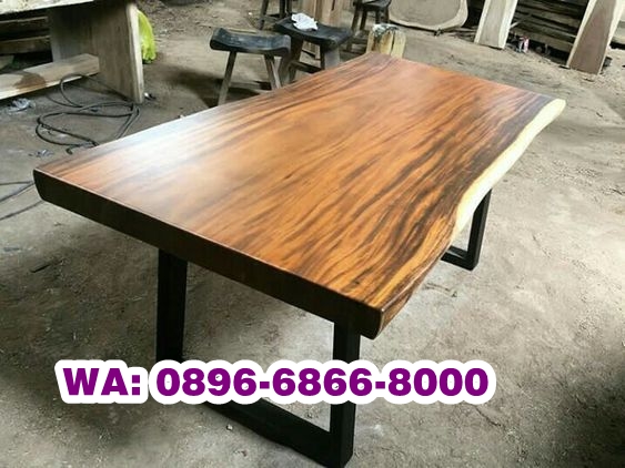 Meja Makan Trembesi Kaki Besi Magelang