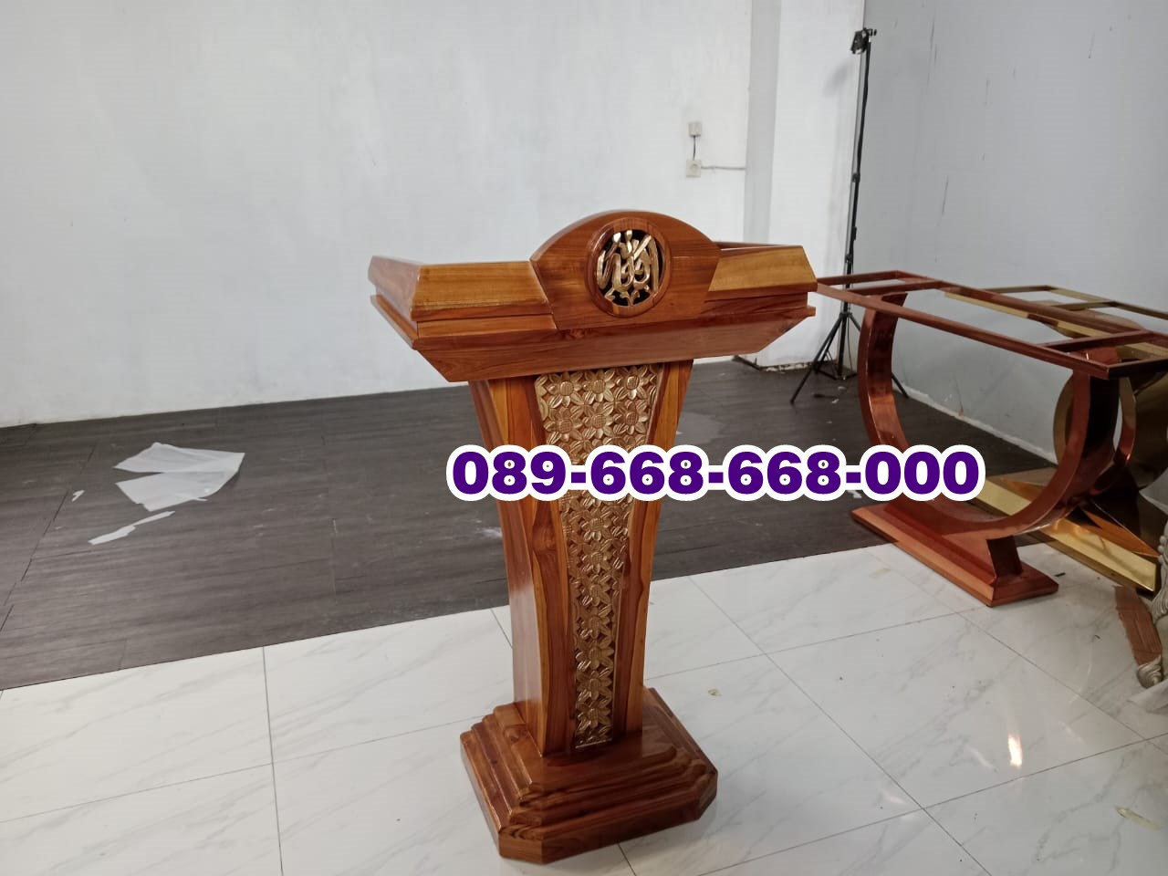 Podium Masjid Kaligrafi