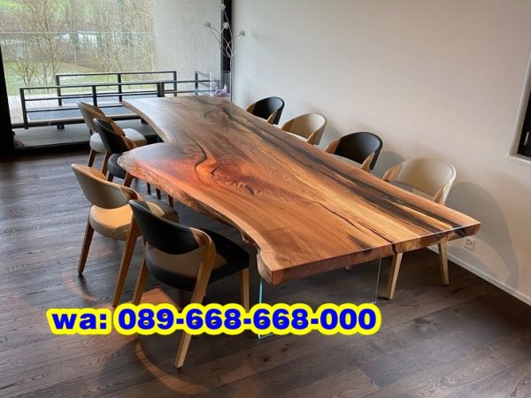 Meja Kayu Jati Besar