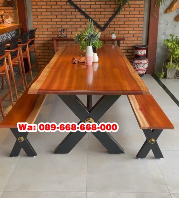 Meja Kayu Kaki Besi