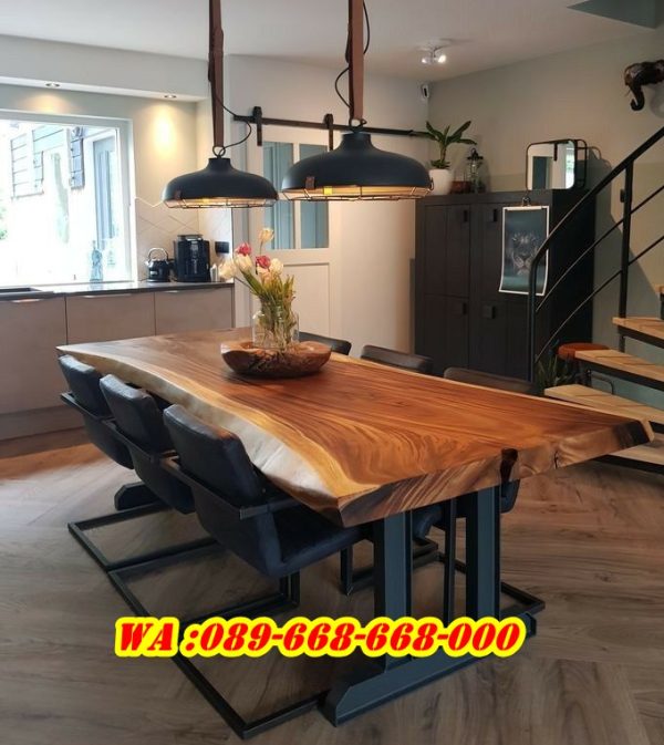 Meja Makan Kayu Solid Utuh