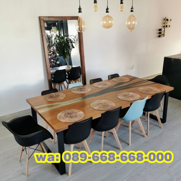 Meja Makan Kayu Trembesi