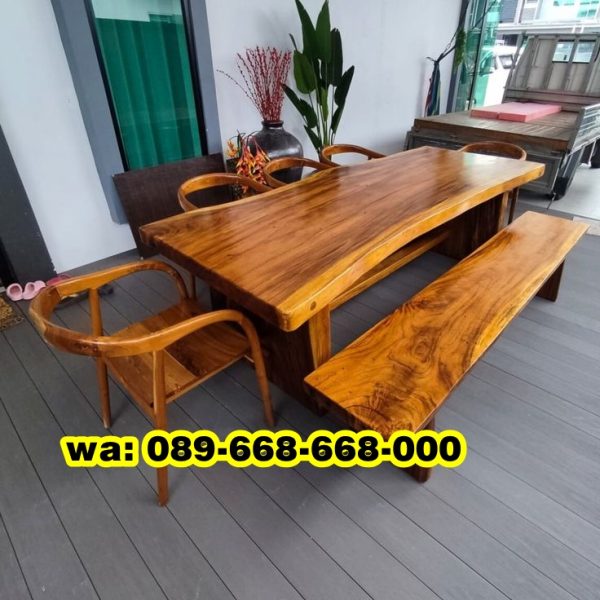 Meja Makan Trembesi Utuh