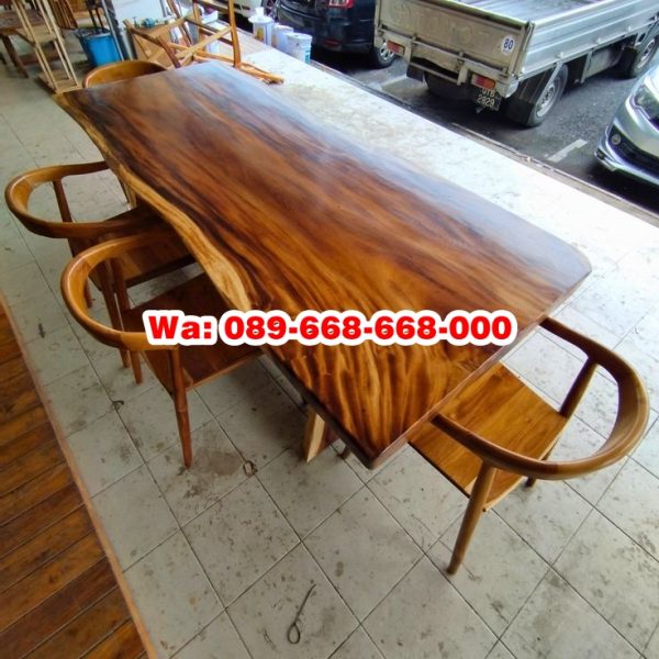 Meja Trembesi Panjang Natural
