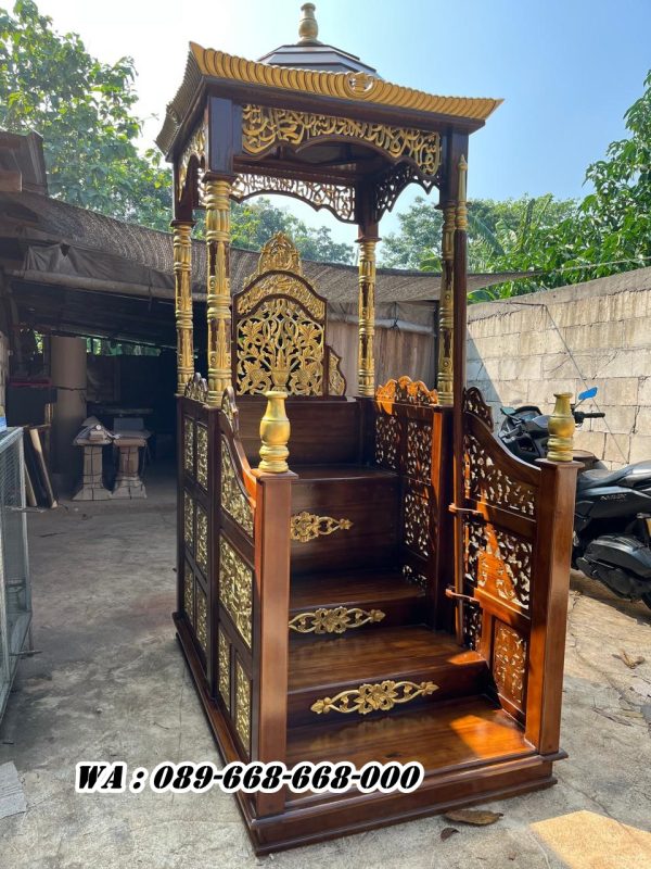 Mimbar Masjid Kubah Pintu Depan