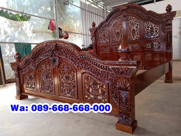 Tempat Tidur Kayu Jati Termewah