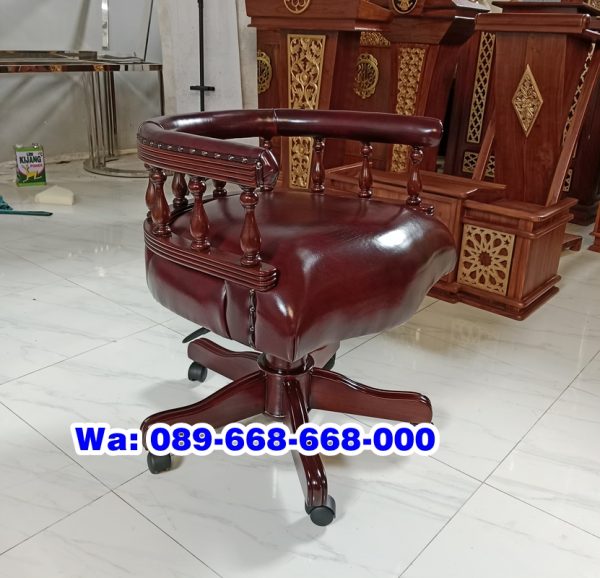 Kursi Kantor Kulit Putar