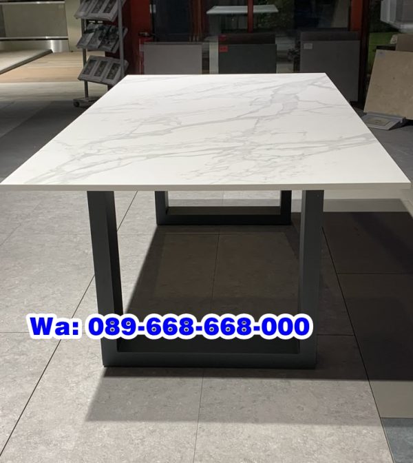 Meja Marmer Putih Kaki Besi