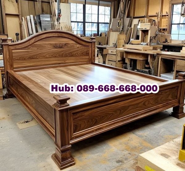 Tempat Tidur Kayu Jati