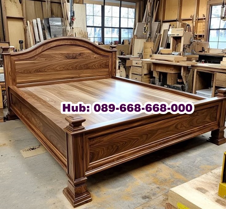 Tempat Tidur Kayu Jati