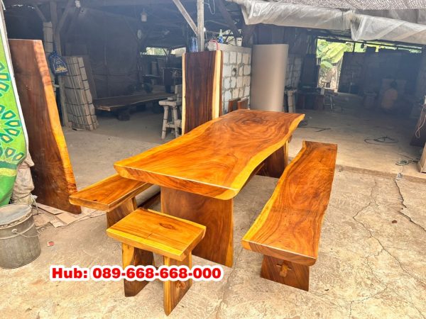 Meja Kayu Utuh Panjang