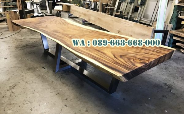 Meja Meeting Trembesi Kaki Besi Pasuruan