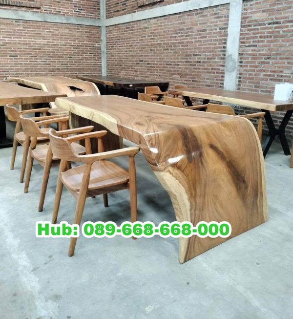 Meja Trembesi Lengkung Utuh