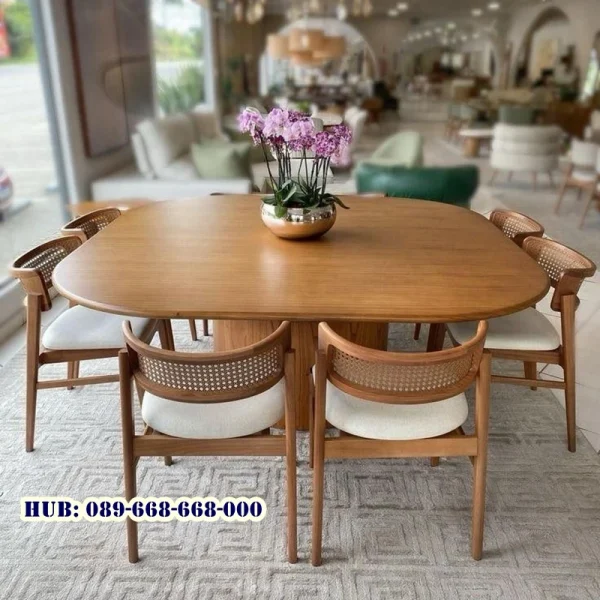 Meja Makan Kayu
