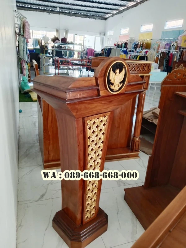 Podium Masjid Padang