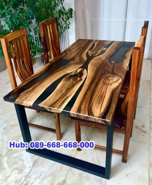 Meja Makan Resin Kaki Besi