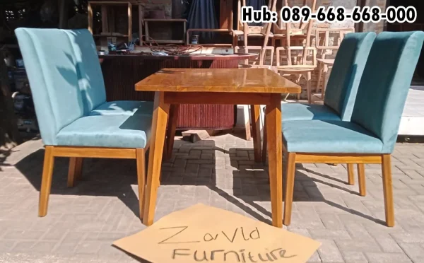 Meja Makan 4 Kursi  Istimewa
