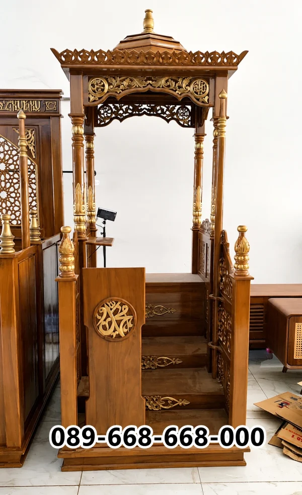 Mimbar Masjid Ponorogo Kayu